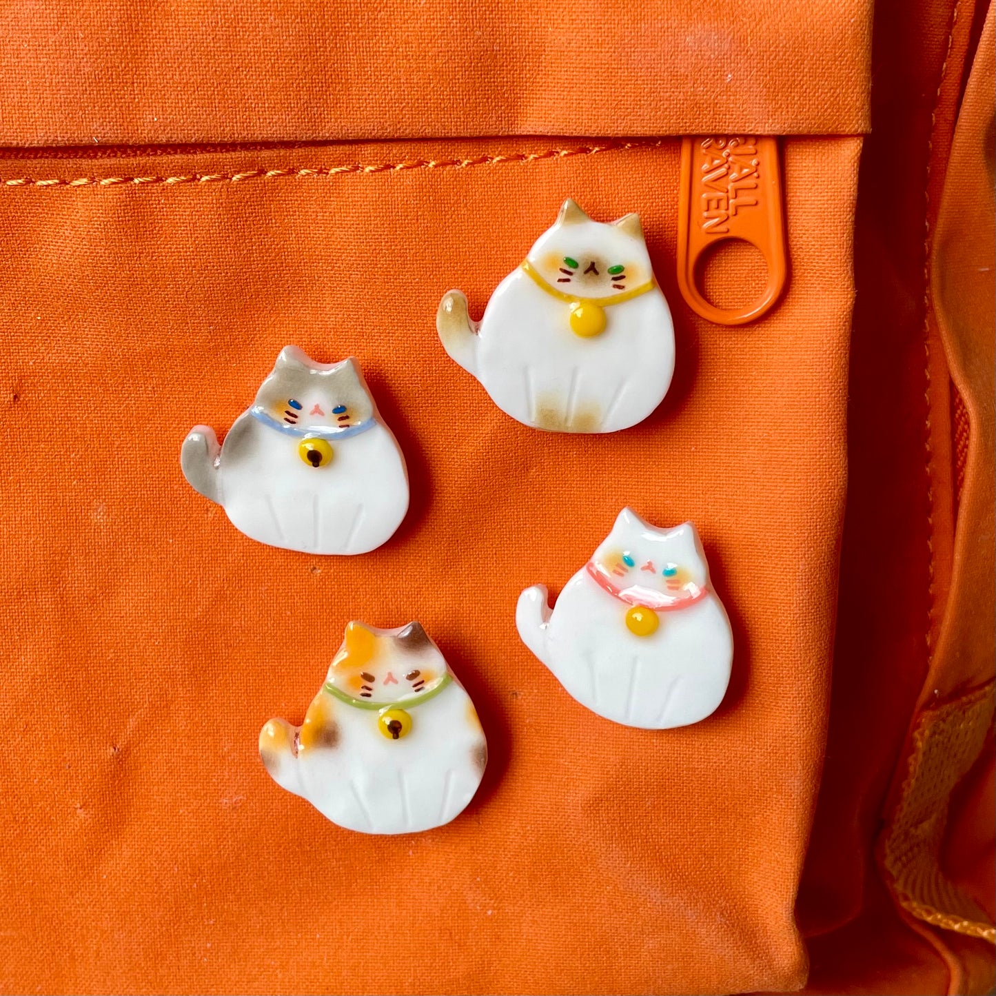 (Catalogue) Cat Pin
