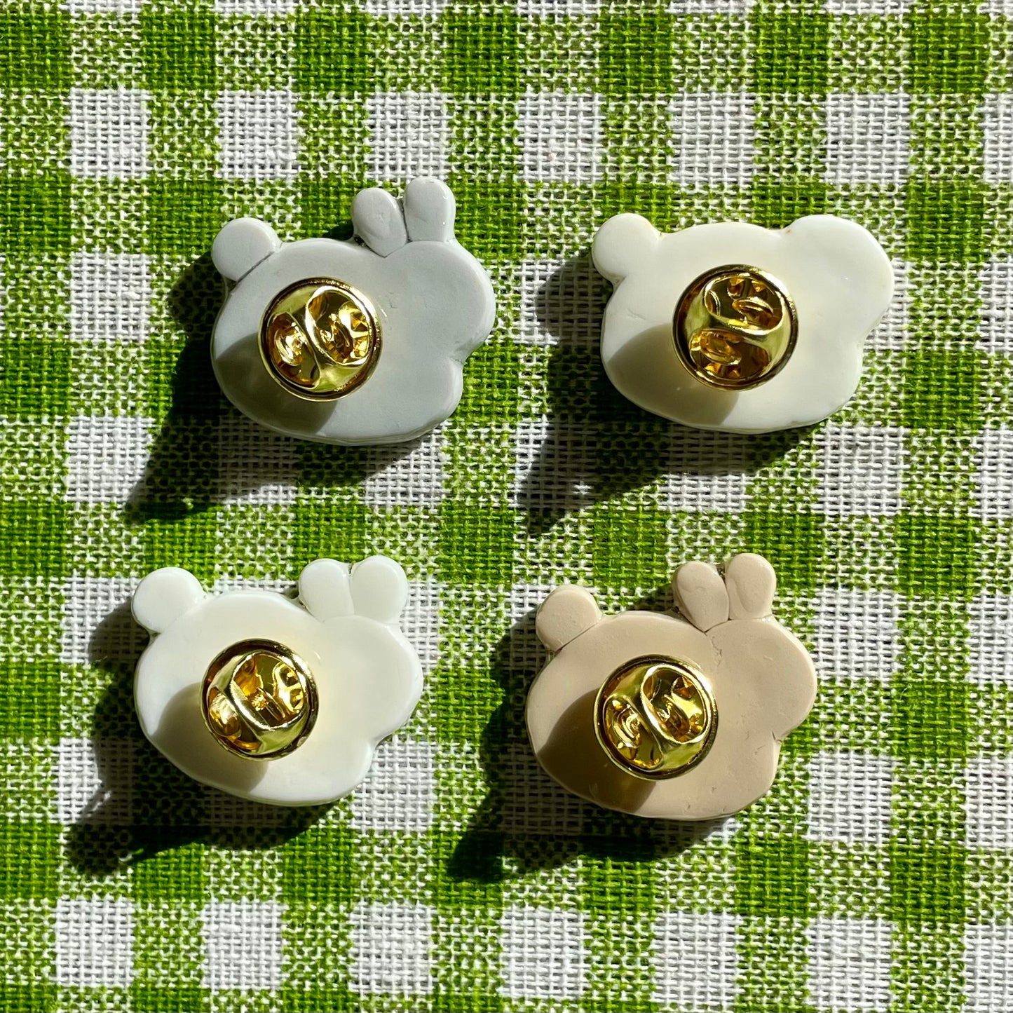 (Catalogue) Bunny Pins