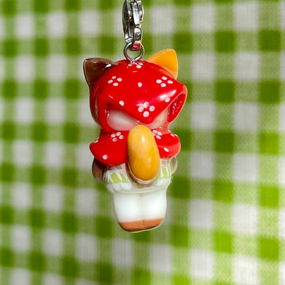 (Catalogue) Red Hood Cat
