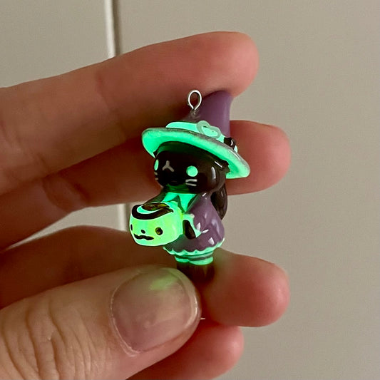 (Catalogue) Witch Cat