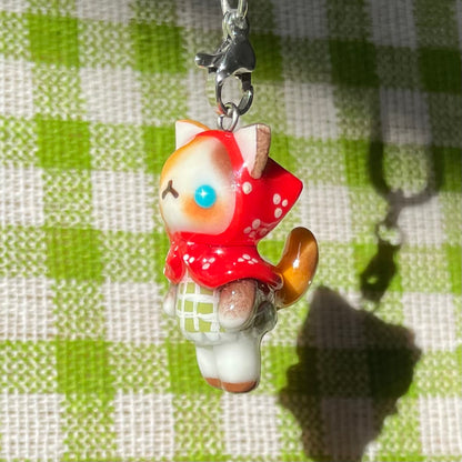 (Catalogue) Red Hood Cat
