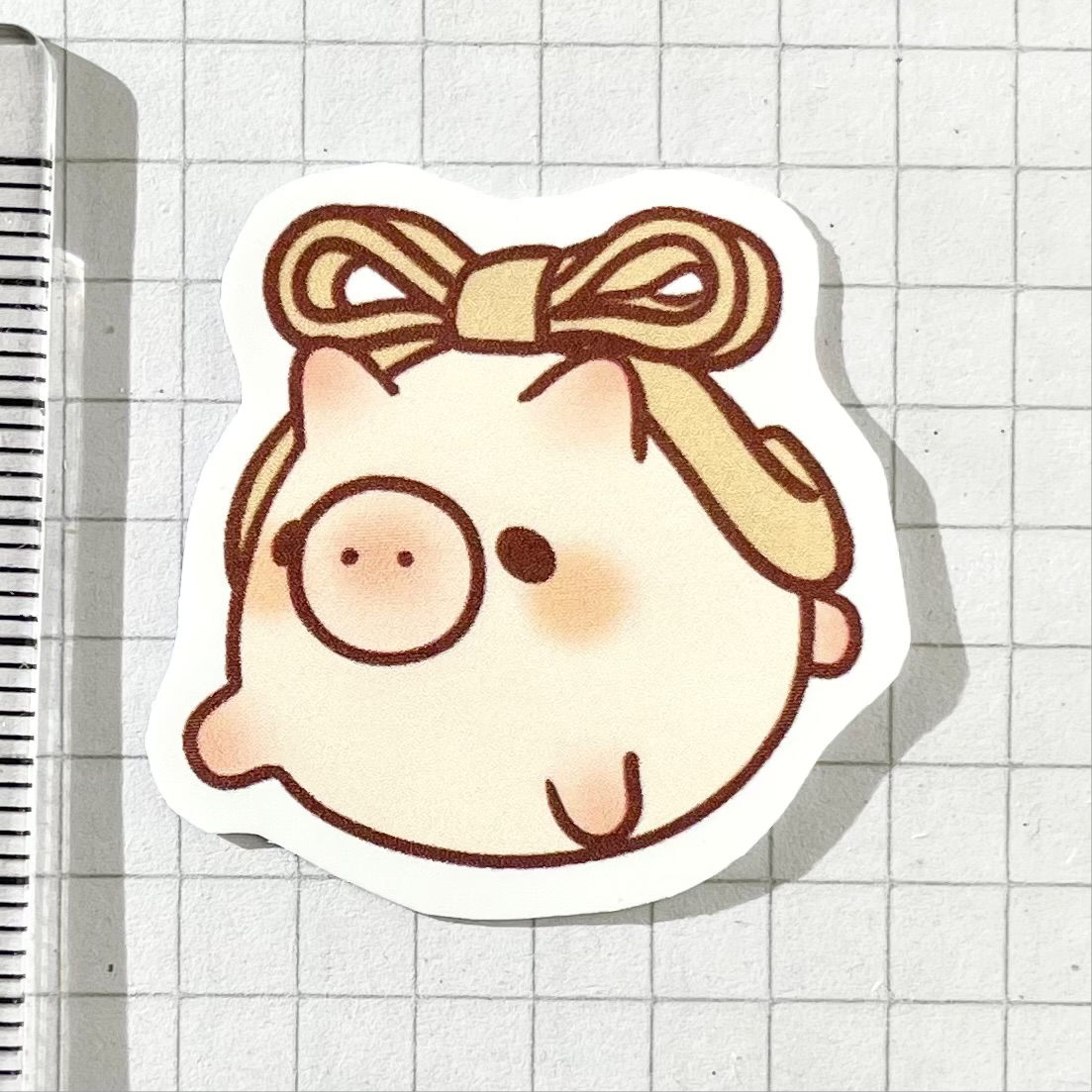 Green Bow Pig