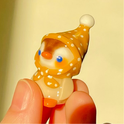 (Catalogue) Penguin Desk Friend